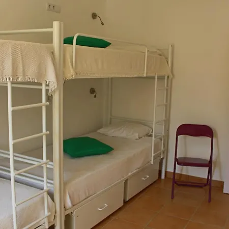 Racing Mackerel Hostal Lagos