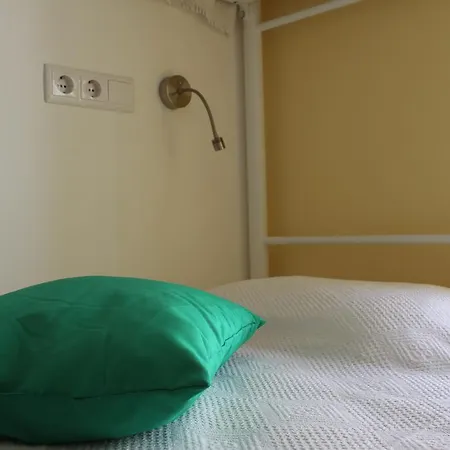 Racing Mackerel Hostal Lagos