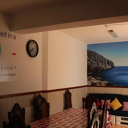 Racing Mackerel Hostel *