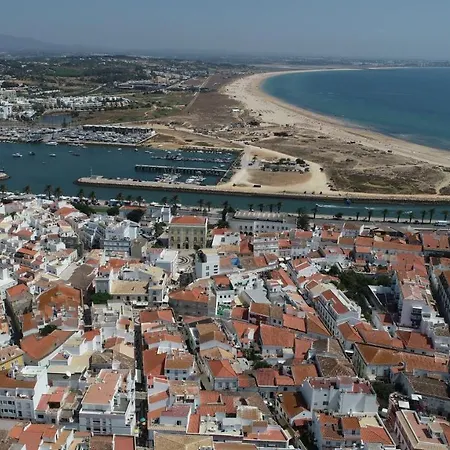 호스텔 레이싱 매크럴 라고스